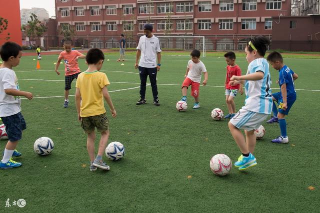 特朗普发现的新策略：不主动挑衅中国，全球无敌手